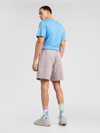 Shorts 'ESS+' in Lila