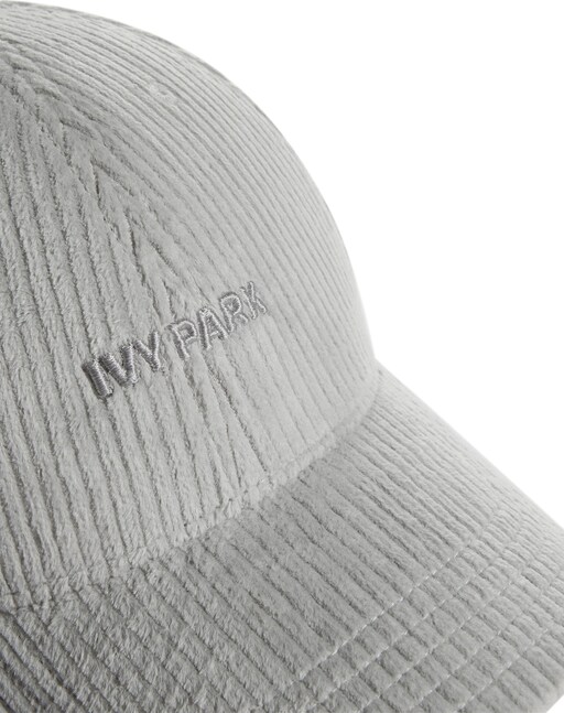 Cap 'IVP', Image 3 of 4