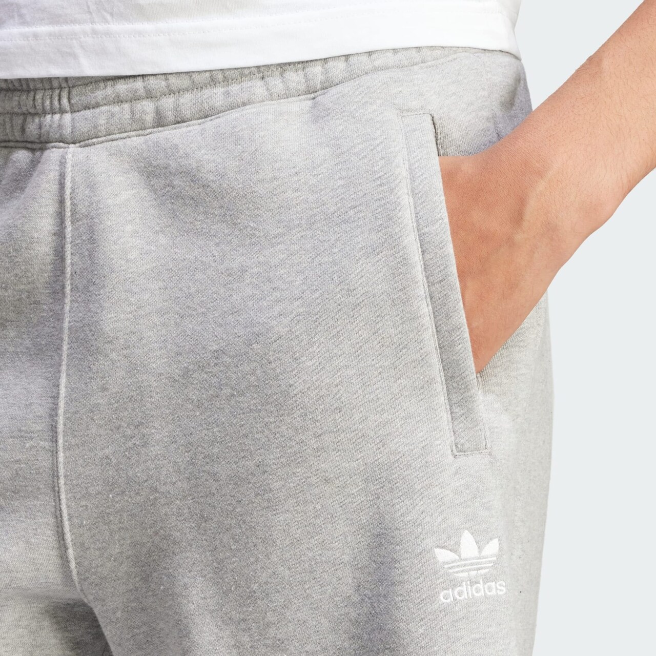 ADIDAS ORIGINALS, Shorts 'Trefoil Essentials', Grau, Bild 4 von 5